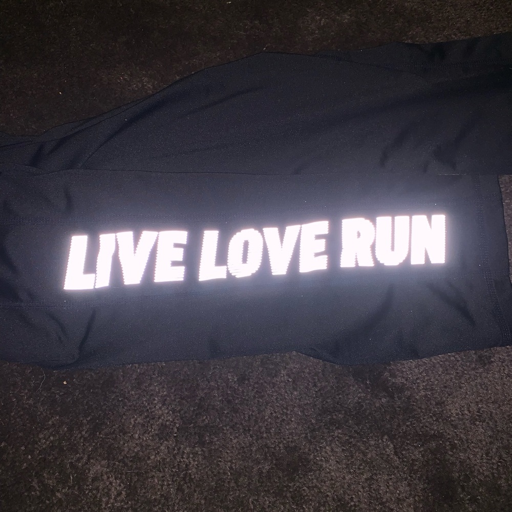 Reflective Running Capri